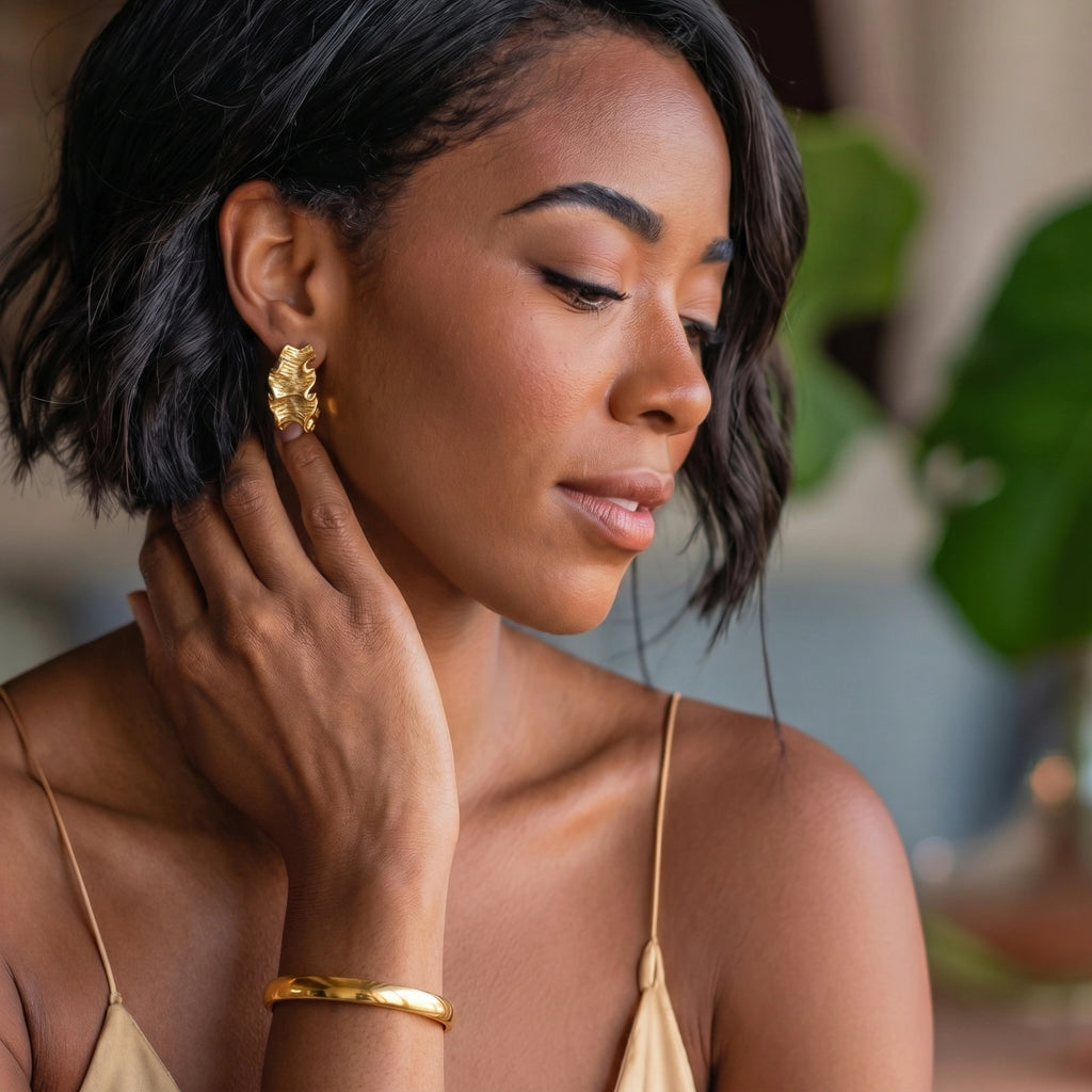 Bold Hinge Bangle | Mila & Co.
