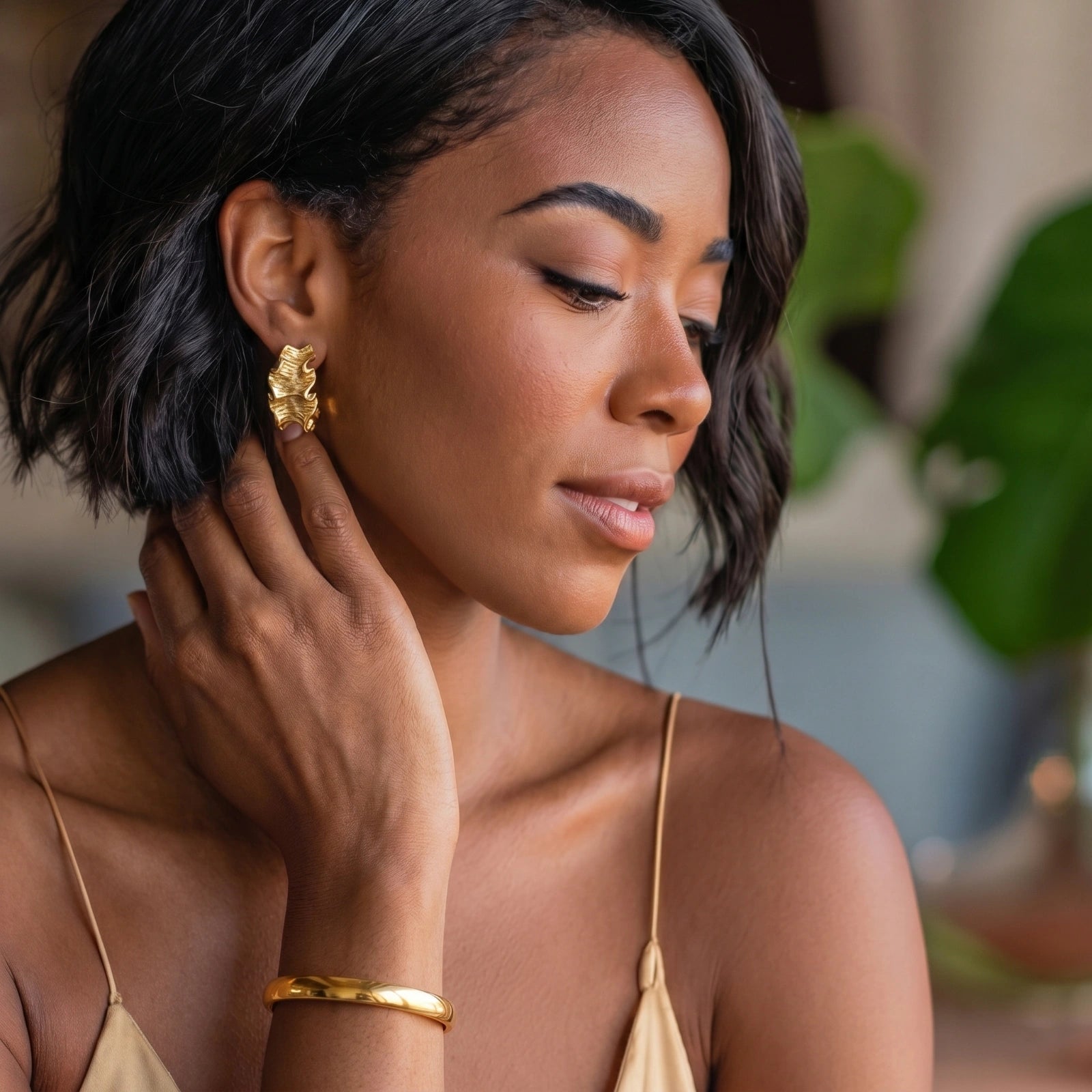 Bold Hinge Bangle | Mila & Co.